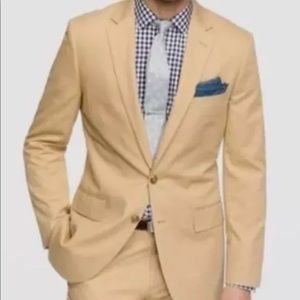 Ludlow suit with center vent in Italian chino new